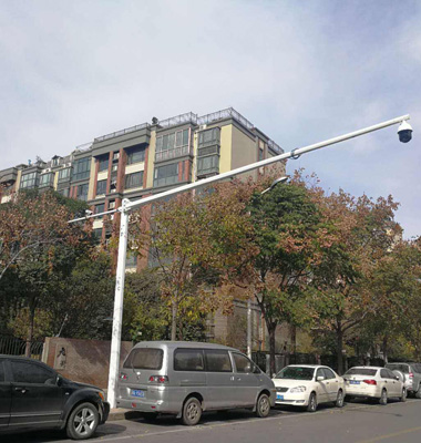 長懸臂道路監(jiān)控桿